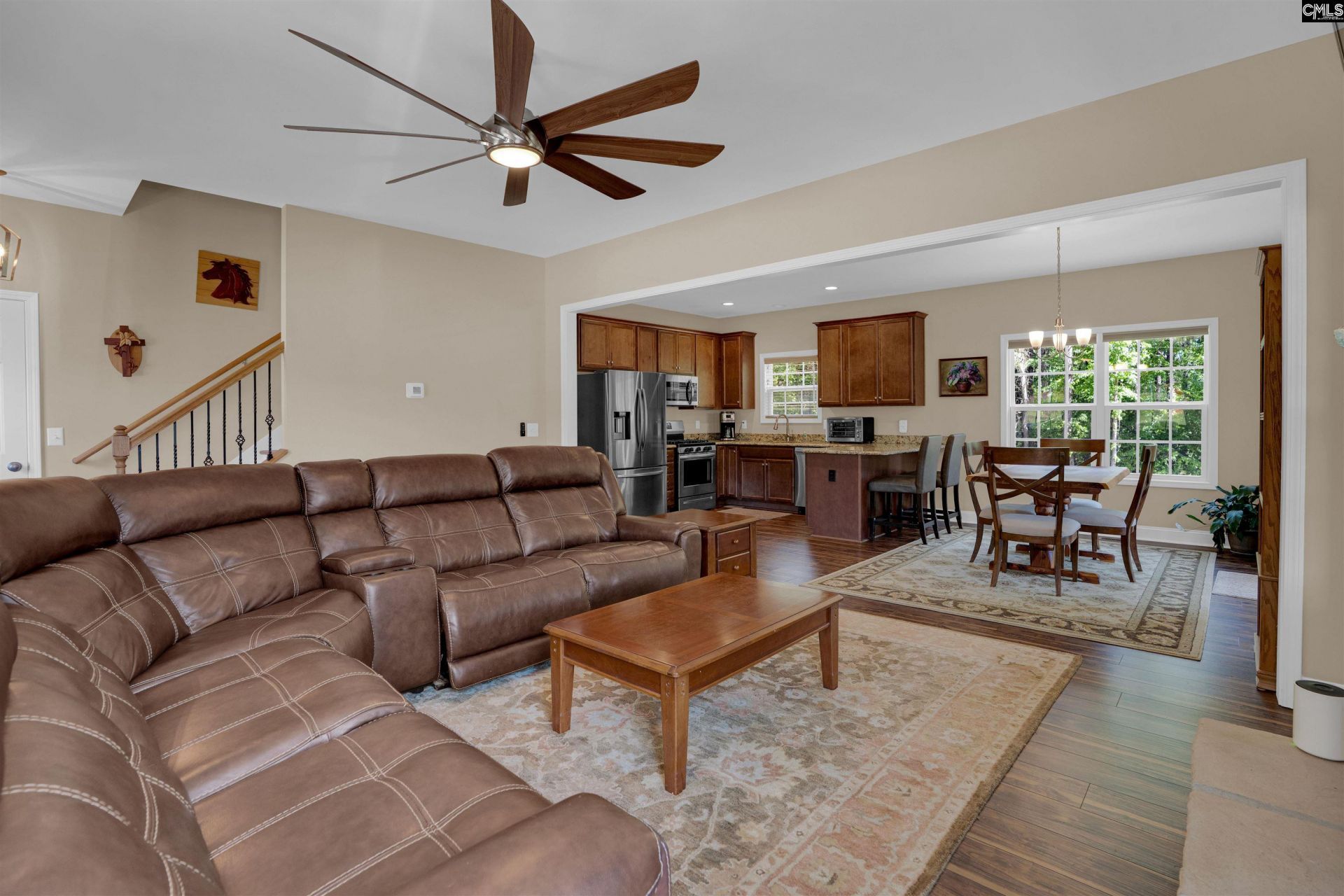 266 Middlefield Road Photo 10