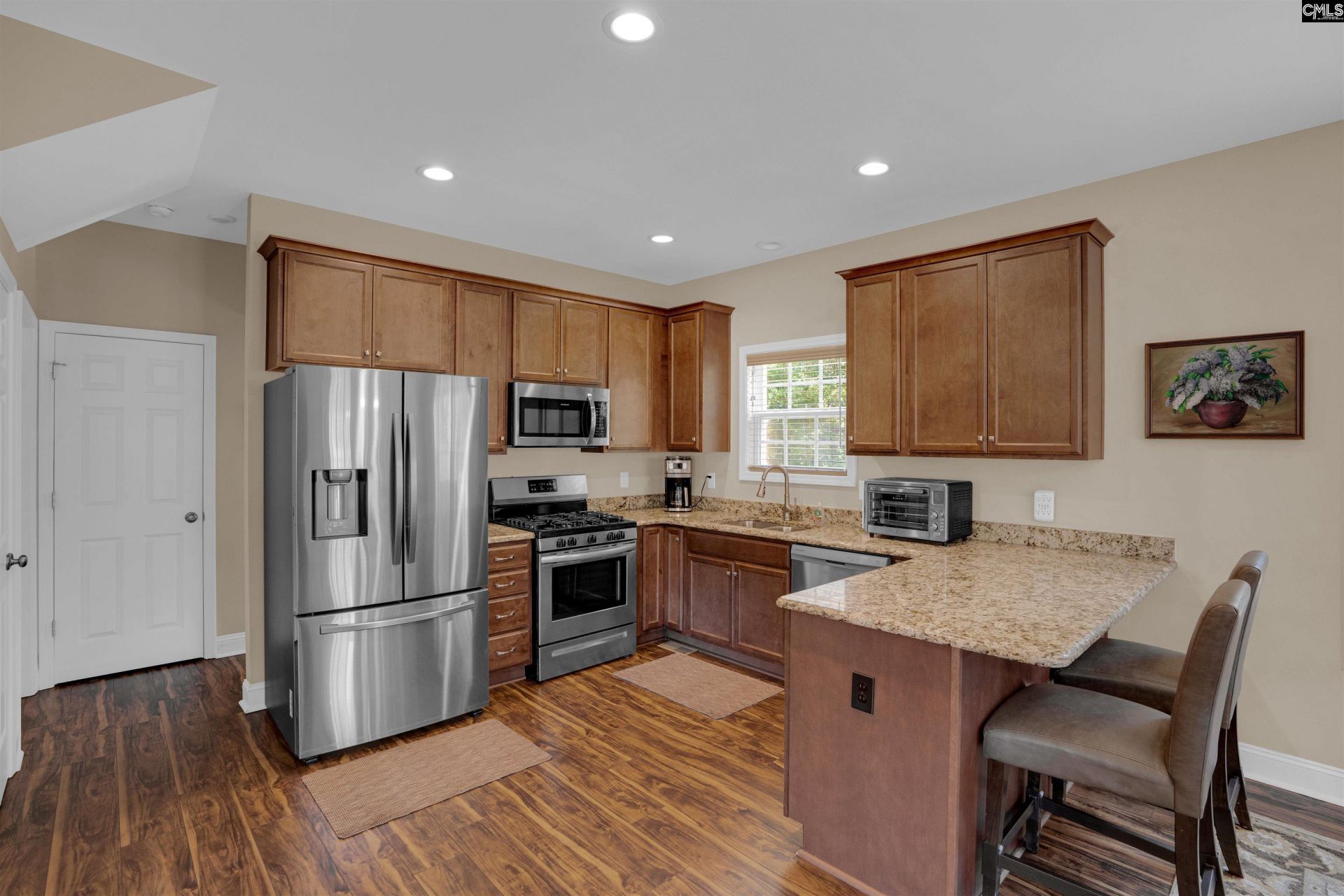 266 Middlefield Road Photo 15