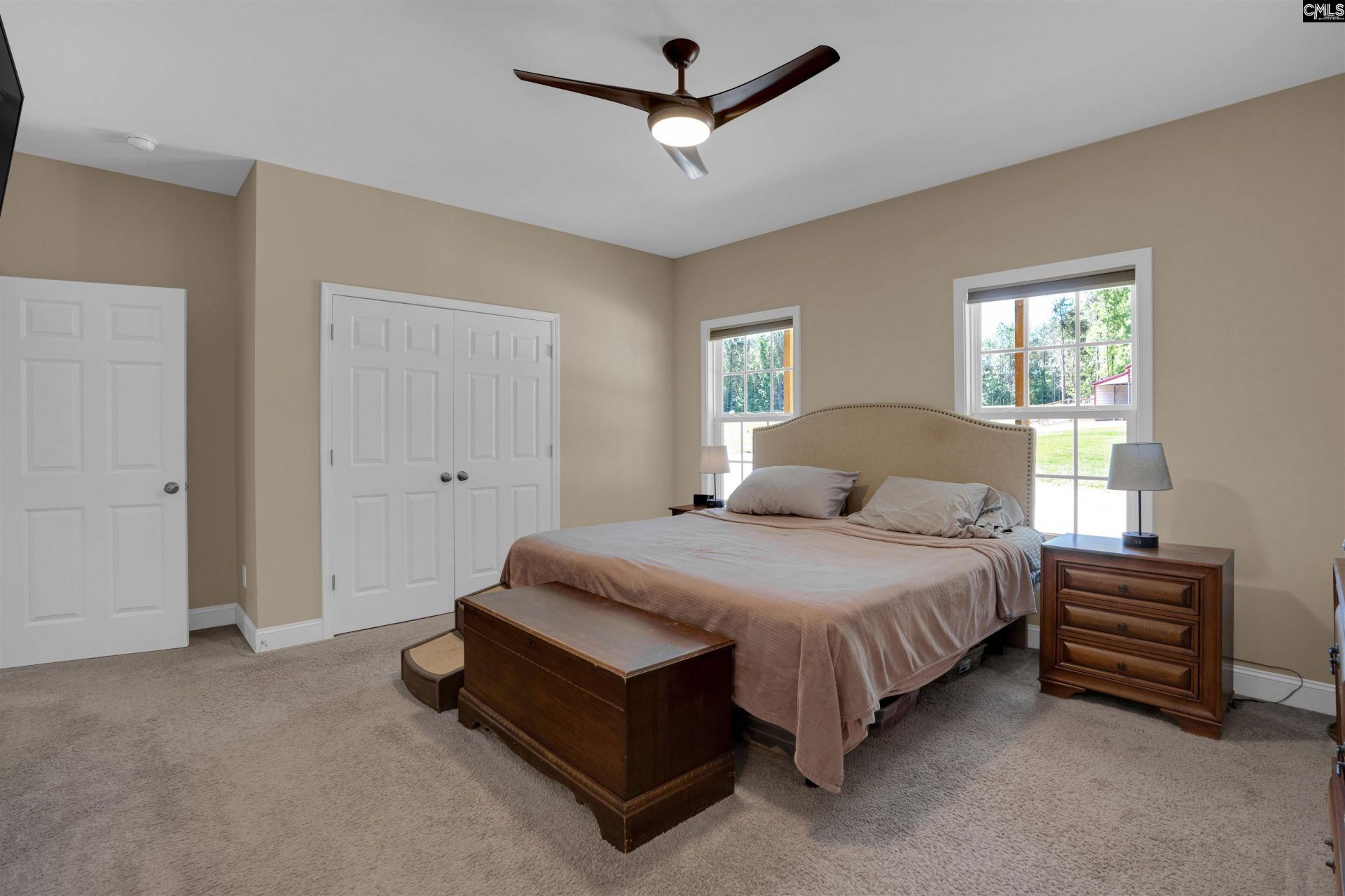 266 Middlefield Road Photo 21