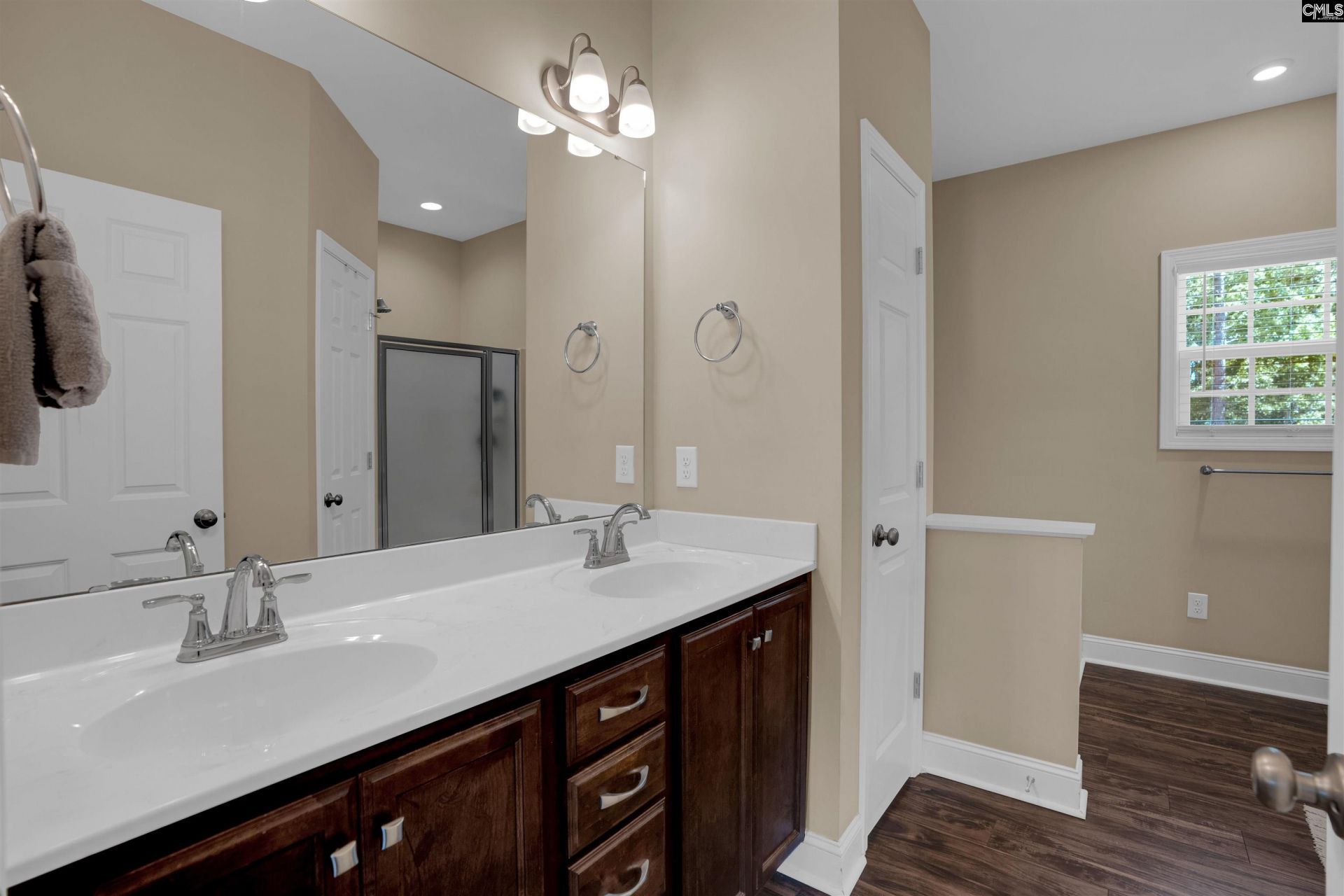 266 Middlefield Road Photo 22