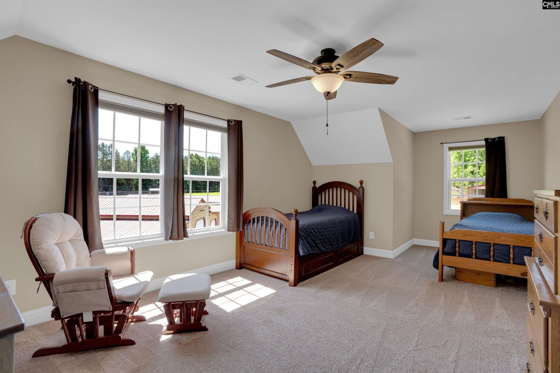 266 Middlefield Road Photo 28