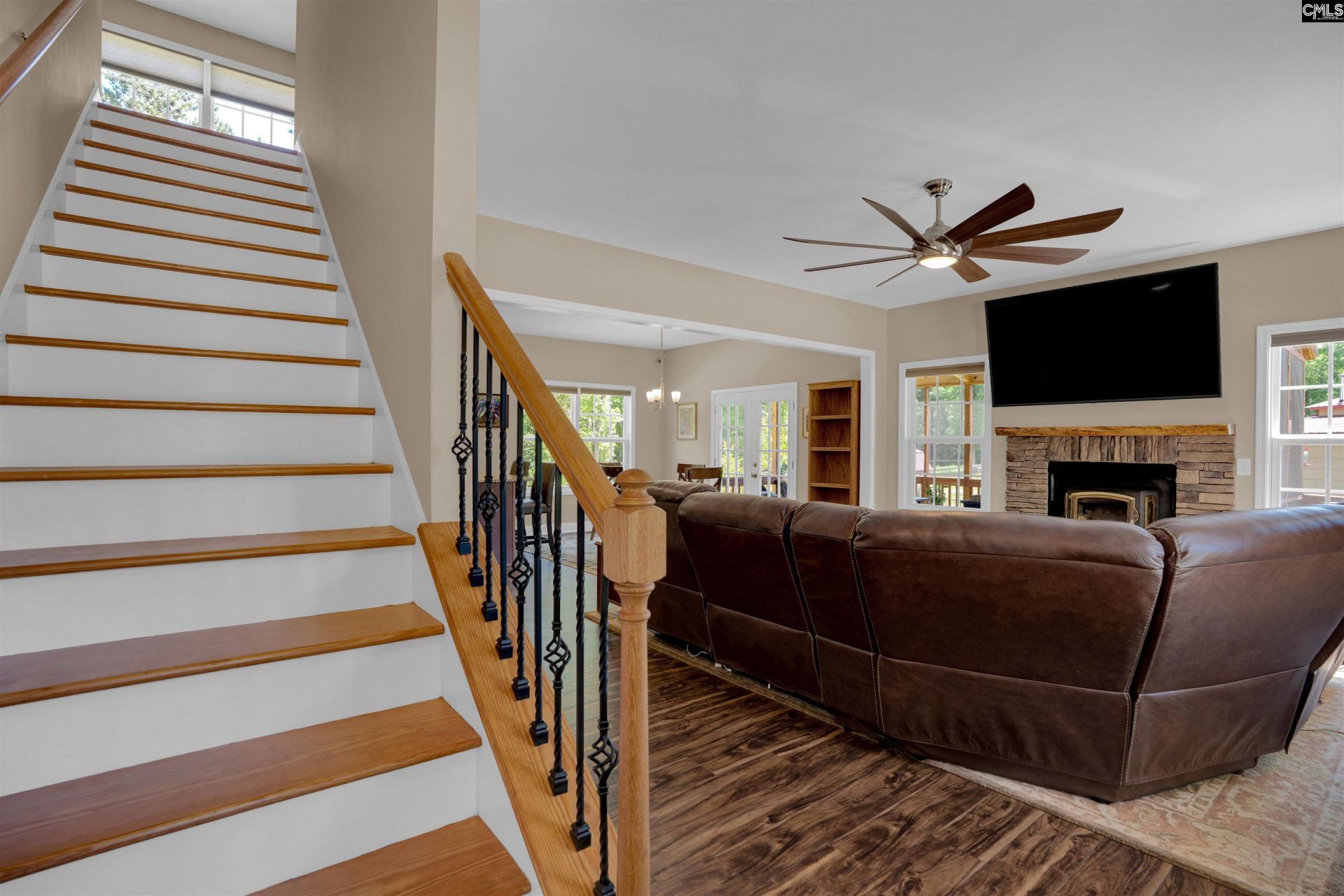 266 Middlefield Road Photo 6