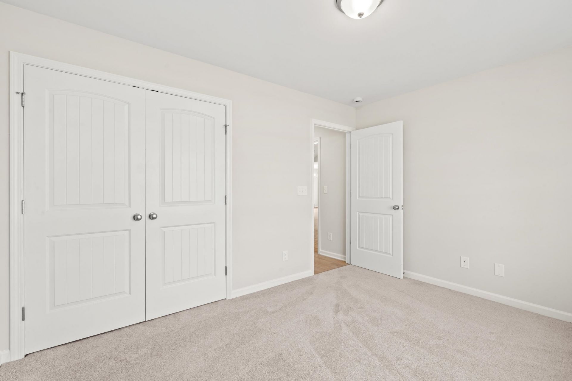932 Woodside Dr. Photo 11