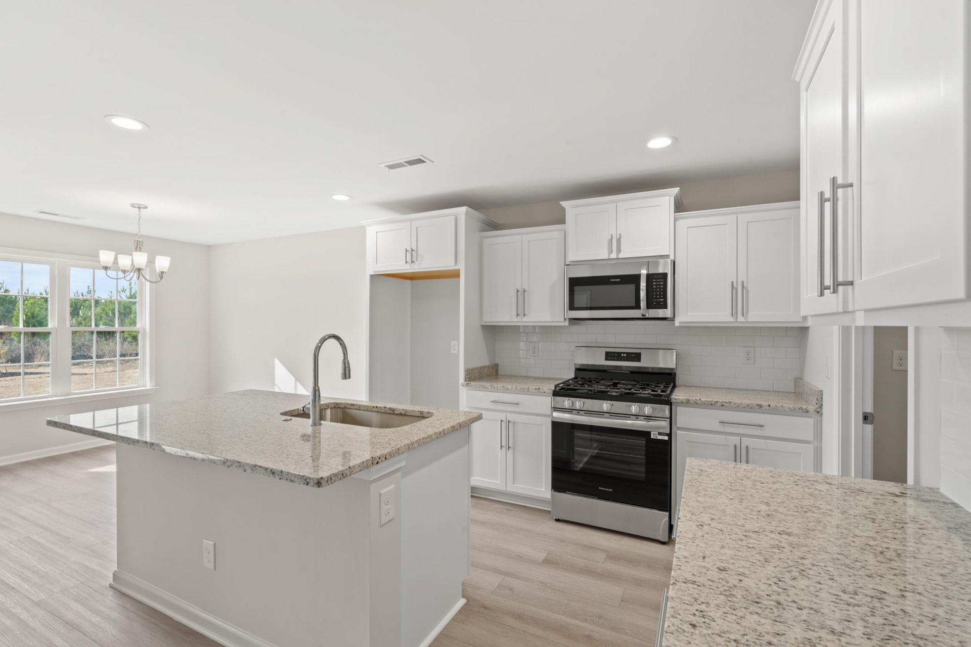 932 Woodside Dr. Photo 5