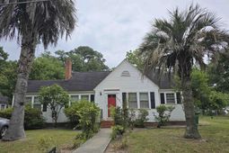 1713 Oak St. photo 4