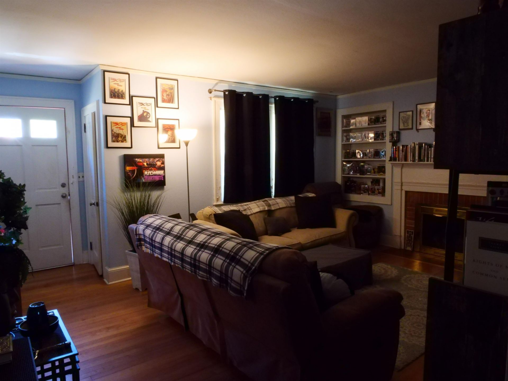 1713 Oak St. Photo 4
