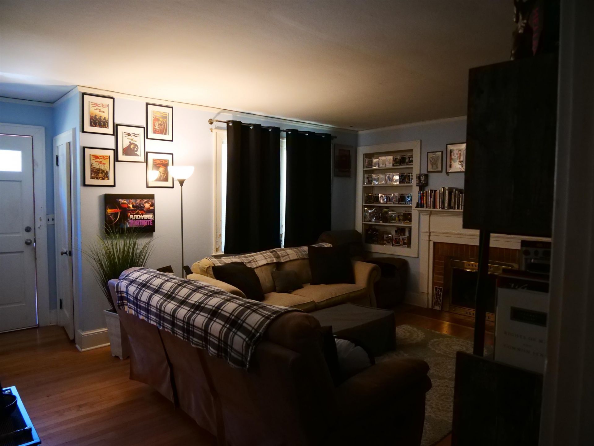 1713 Oak St. Photo 5