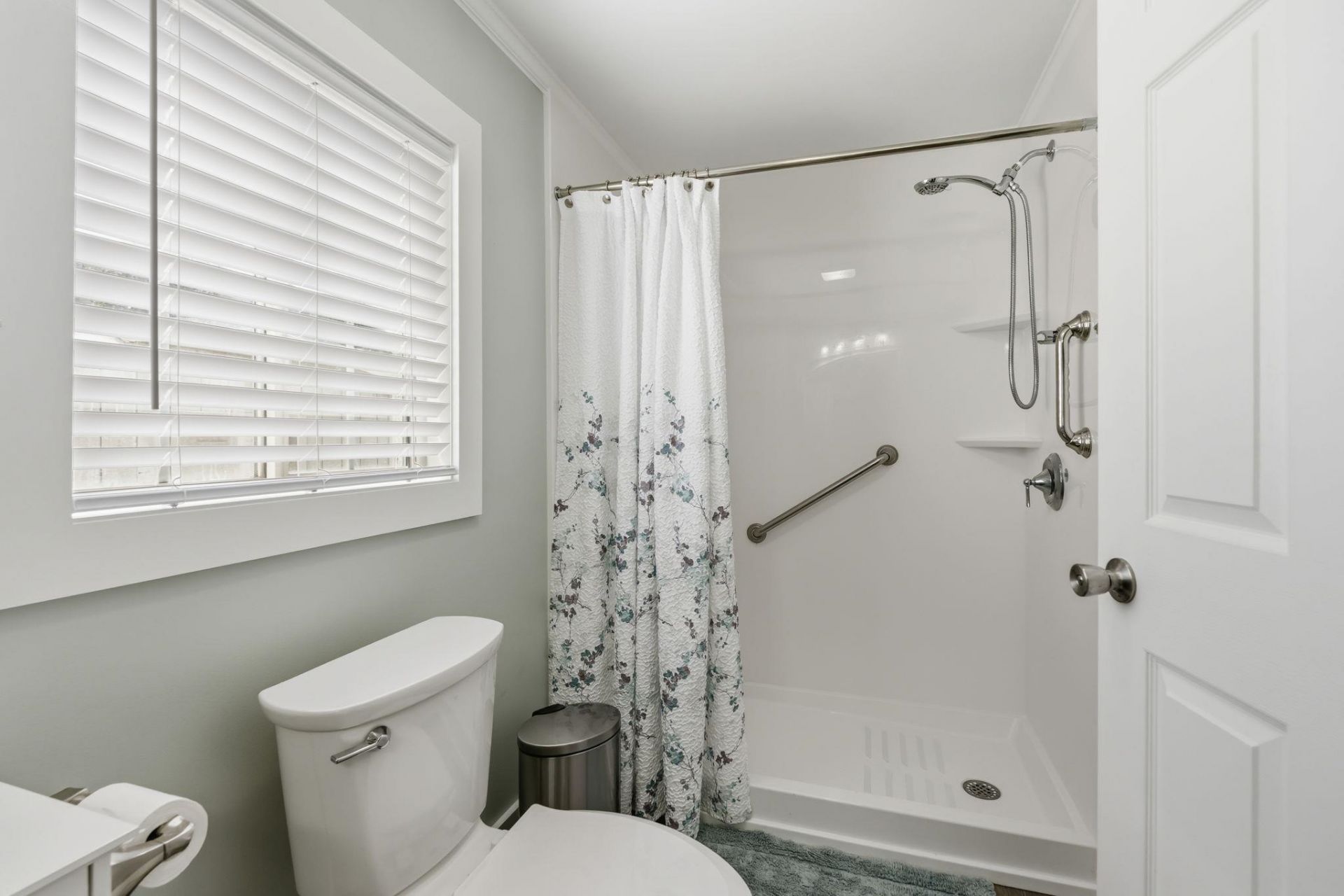 124 Queens Rd. Photo 22