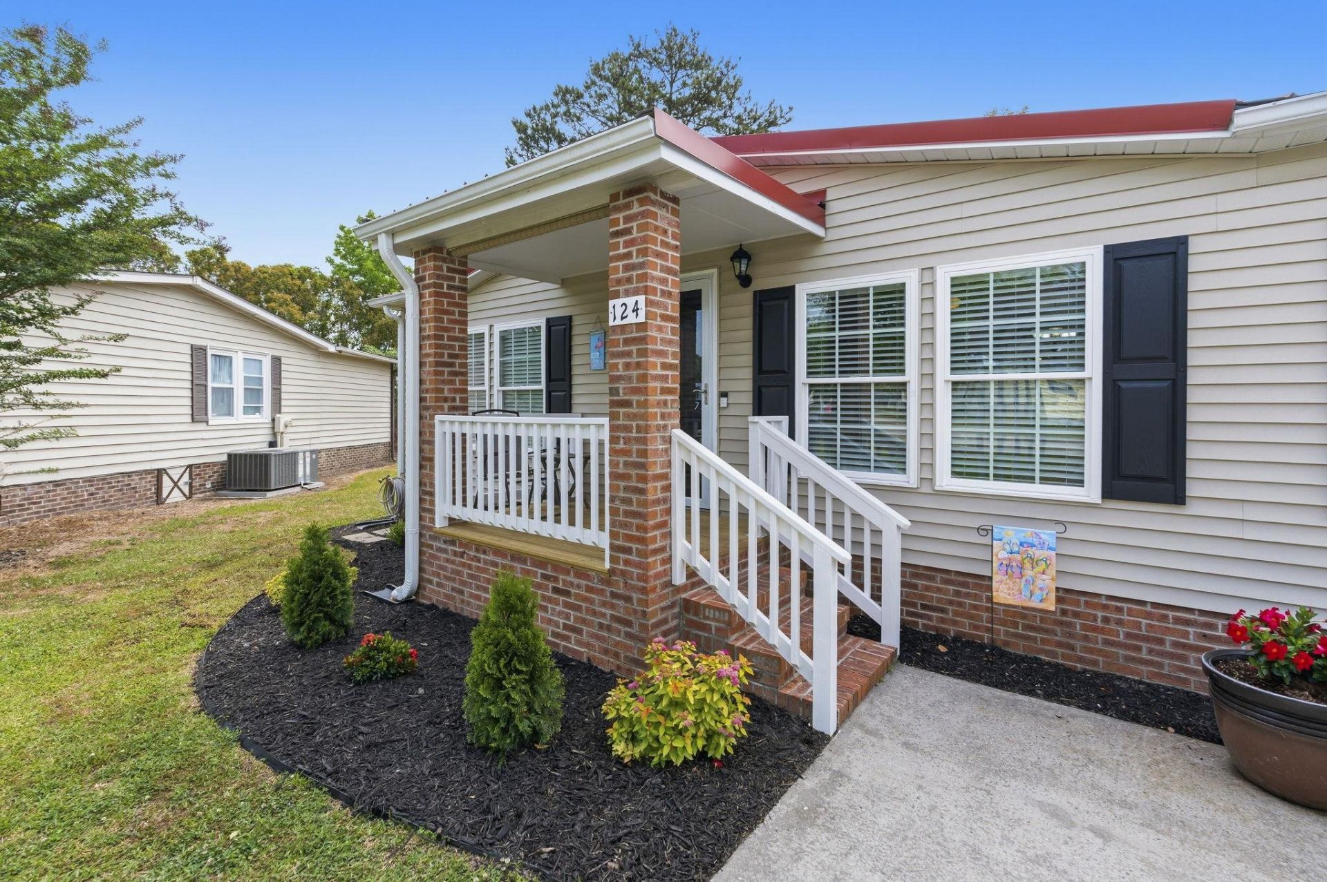 124 Queens Rd. Photo 31