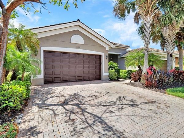 13423 Silktail DR, NAPLES, FL 34109