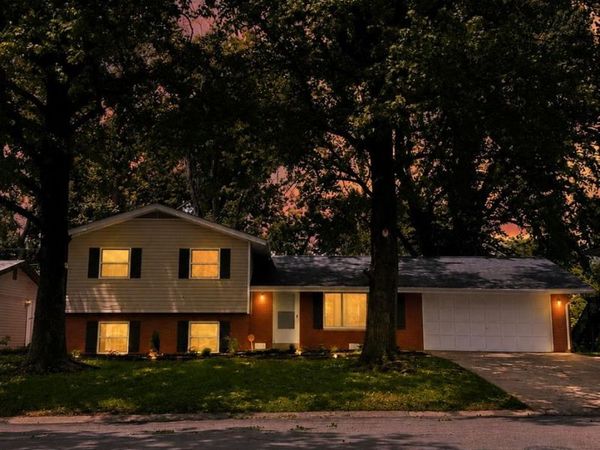 216 Laurel Drive , Fairview Heights, IL 62208