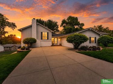 12620 Cryer Avenue , Omaha, NE 68144