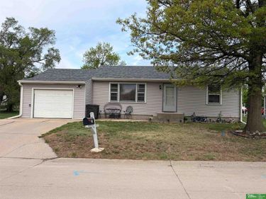 121 N Iowa Avenue , York, NE 68647