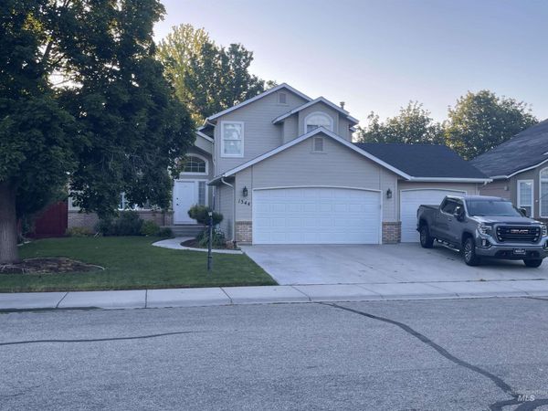 1344 N Crestmont Dr, Meridian, ID 83642
