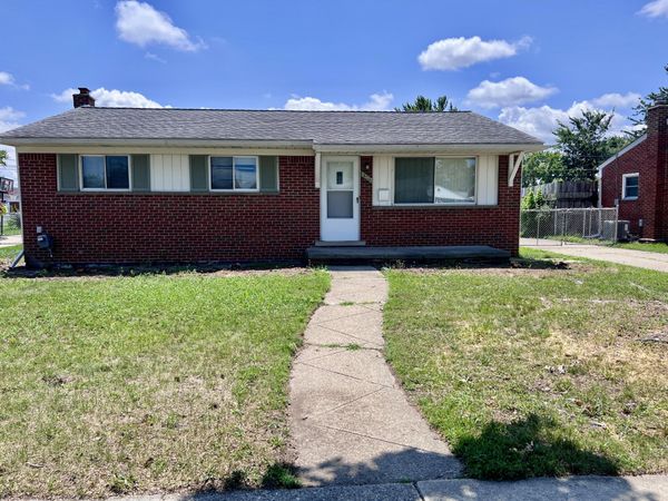 2252 Winston Drive, Sterling Heights, MI 48310