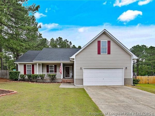 105 Winterfield Drive , Raeford, NC 28376