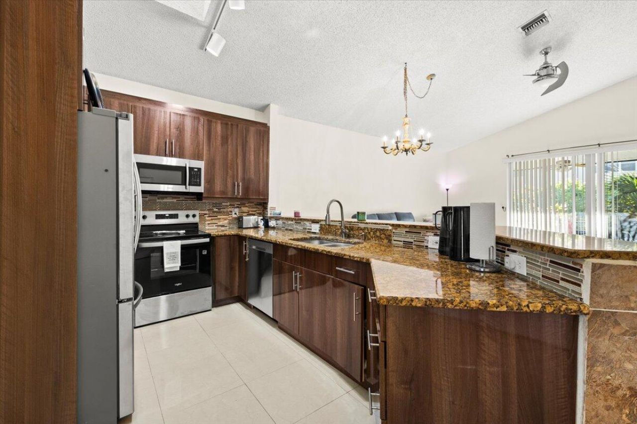 7705 Forest Green Lane, Boynton Beach, FL 33436 Photo