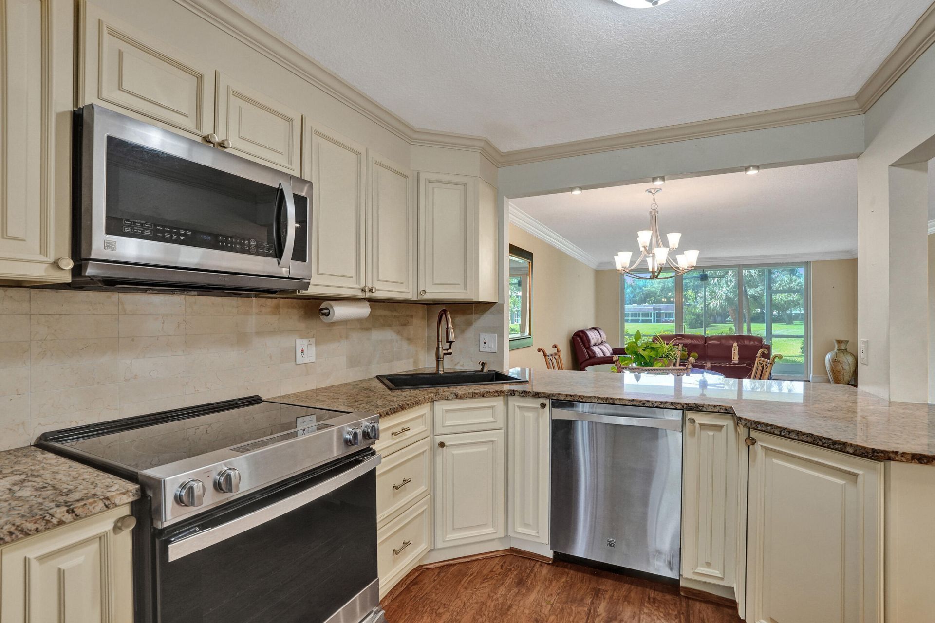3621 Oaks Clubhouse Drive, Unit 101, Pompano Beach, FL 33069 Photo