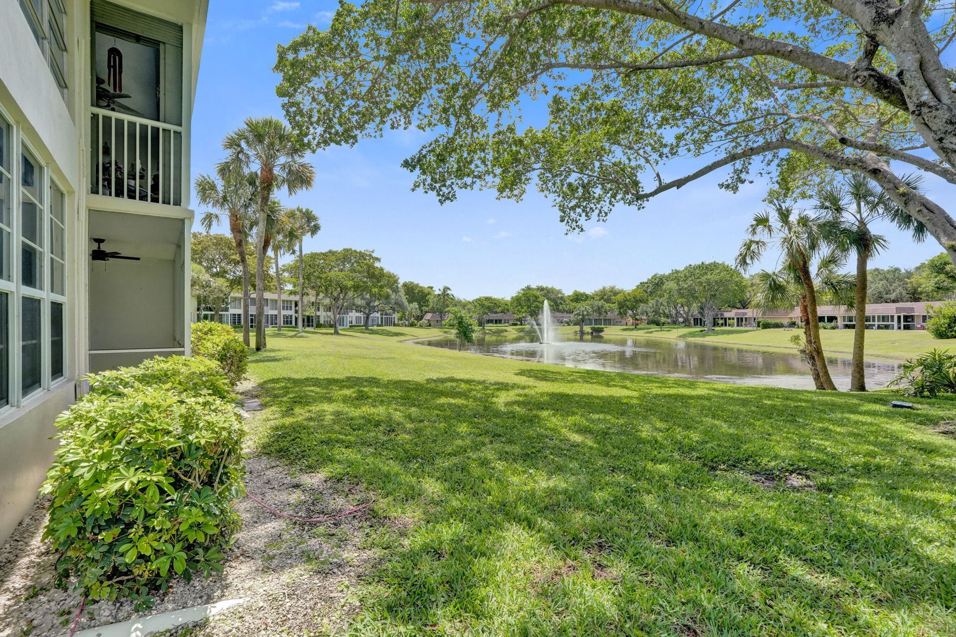 3621 Oaks Clubhouse Drive, Unit 101, Pompano Beach, FL 33069 Photo