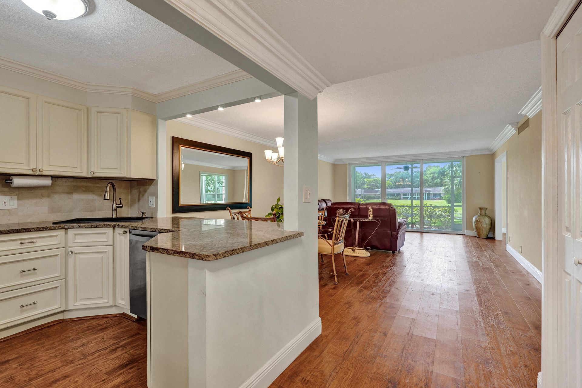 3621 Oaks Clubhouse Drive, Unit 101, Pompano Beach, FL 33069 Photo