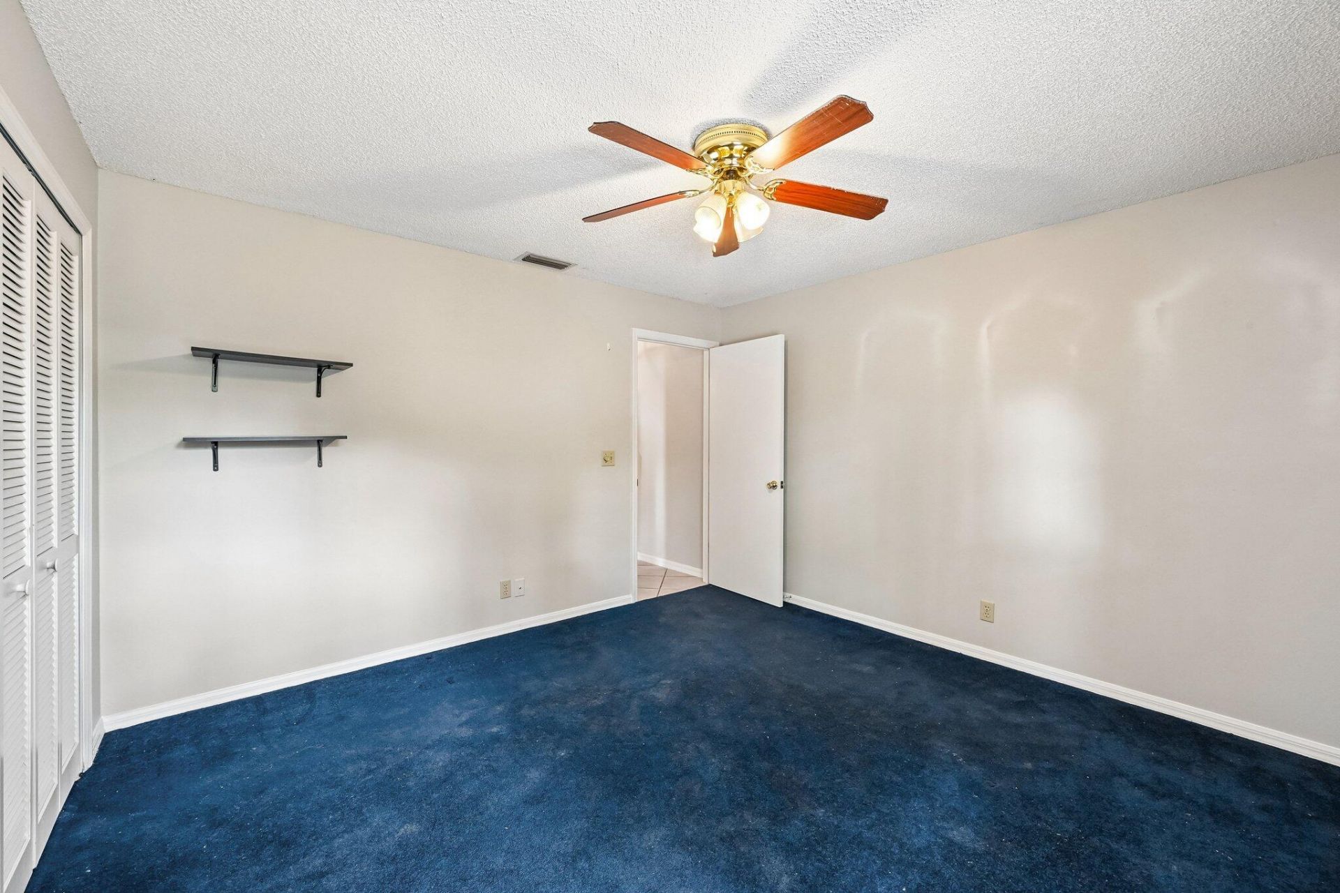 160 Royal Pine Circle S, Royal Palm Beach, FL 33411 Photo