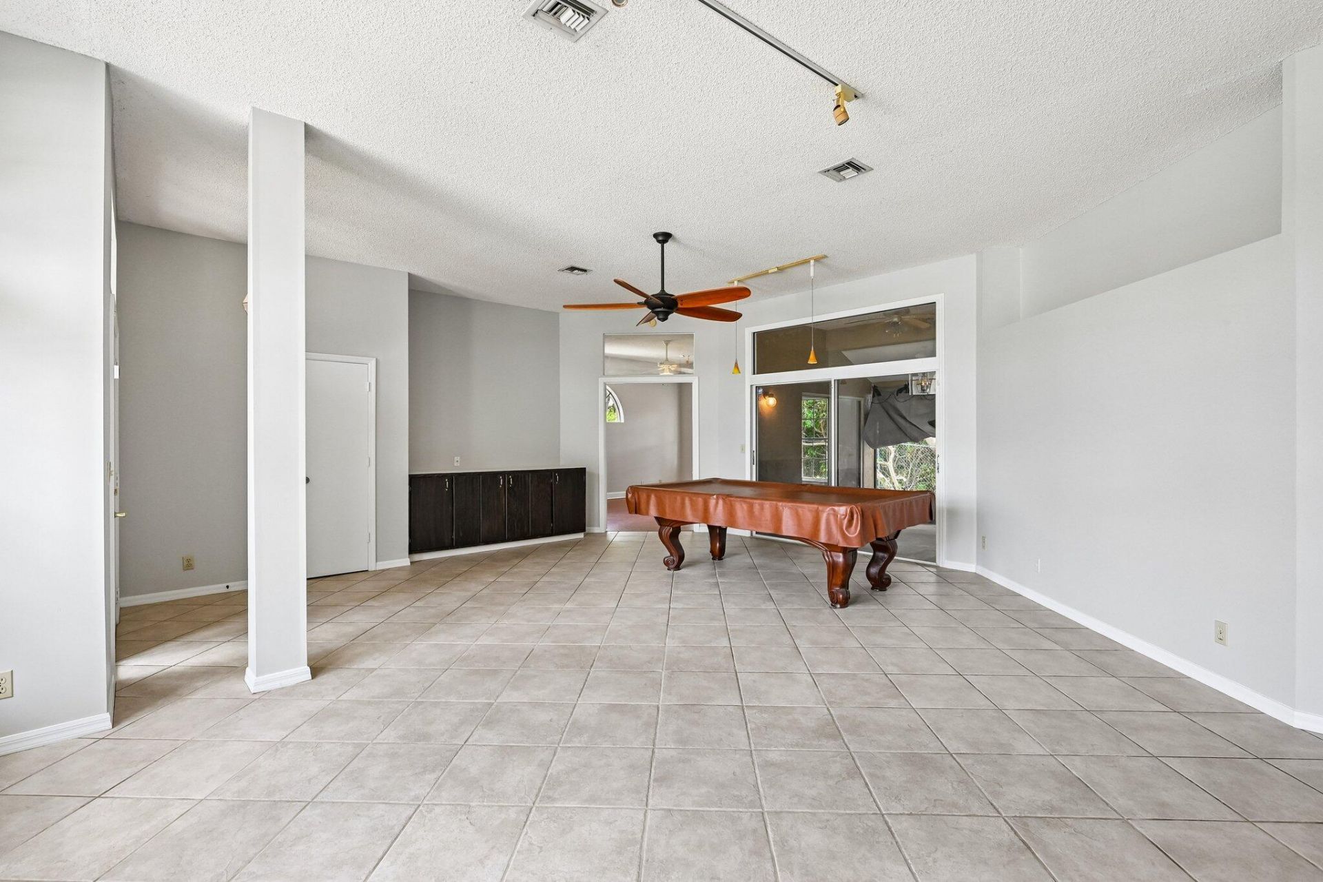 160 Royal Pine Circle S, Royal Palm Beach, FL 33411 Photo
