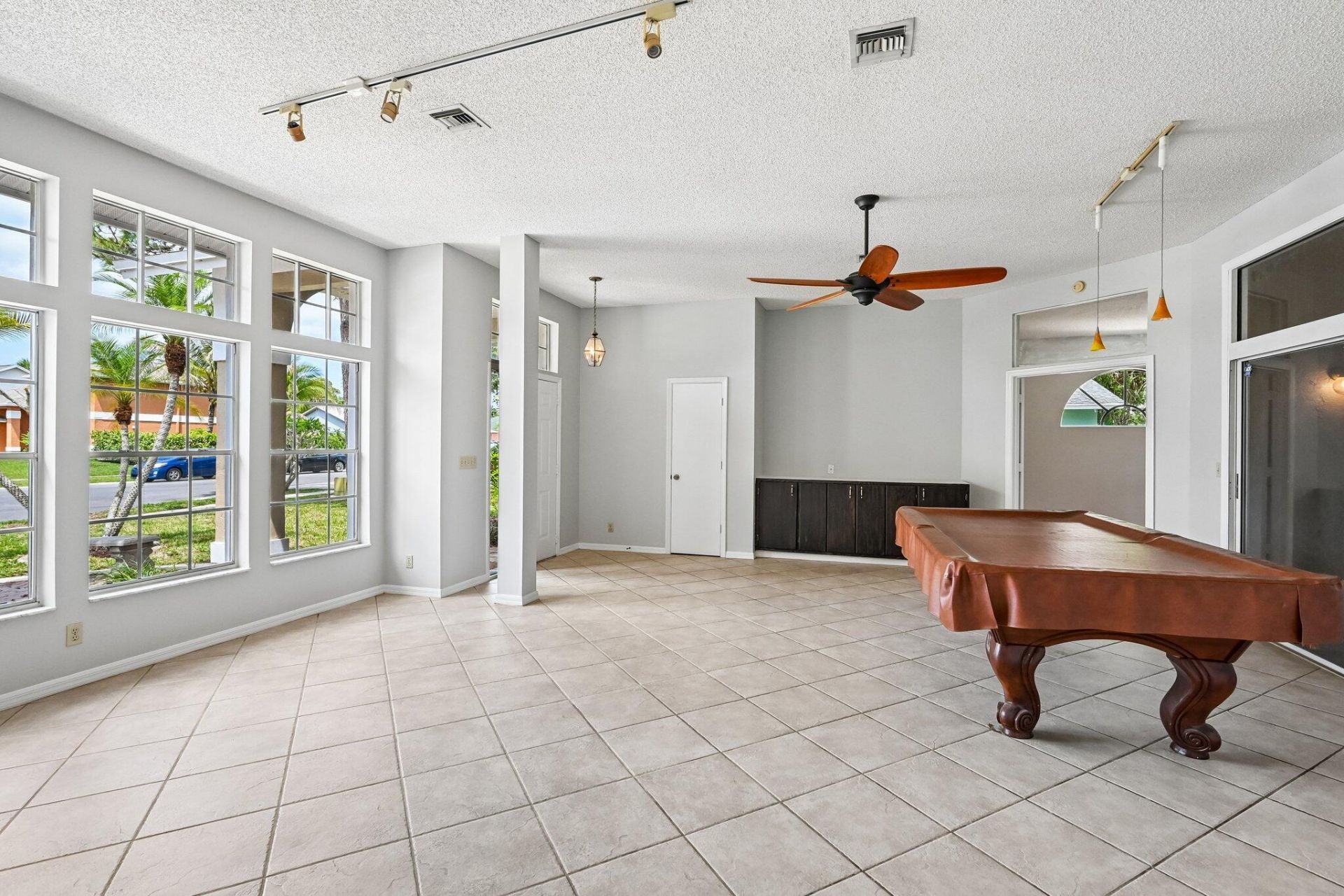 160 Royal Pine Circle S, Royal Palm Beach, FL 33411 Photo