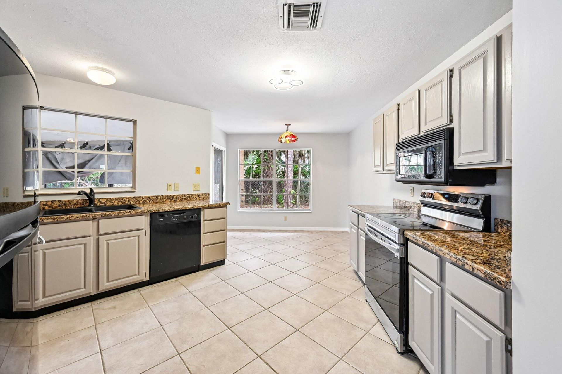 160 Royal Pine Circle S, Royal Palm Beach, FL 33411 Photo
