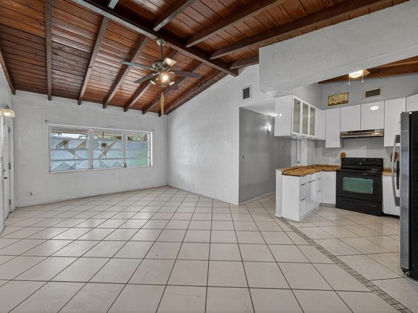 1425 SW 19th Avenue, Fort Lauderdale, FL 33312