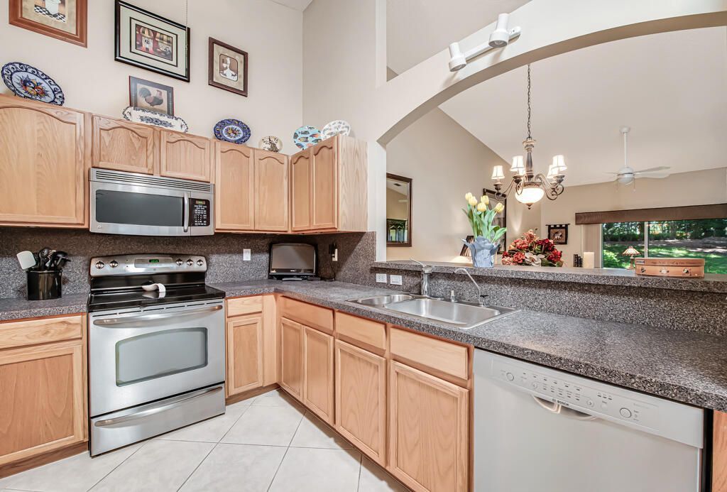 9436 Swansea Lane, West Palm Beach, FL 33411 Photo