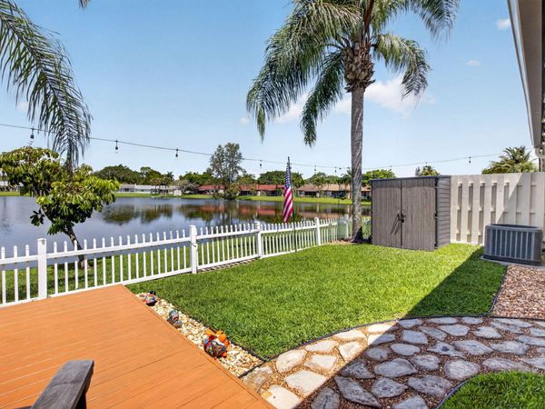 43 Mayfair Lane, Boynton Beach, FL 33426