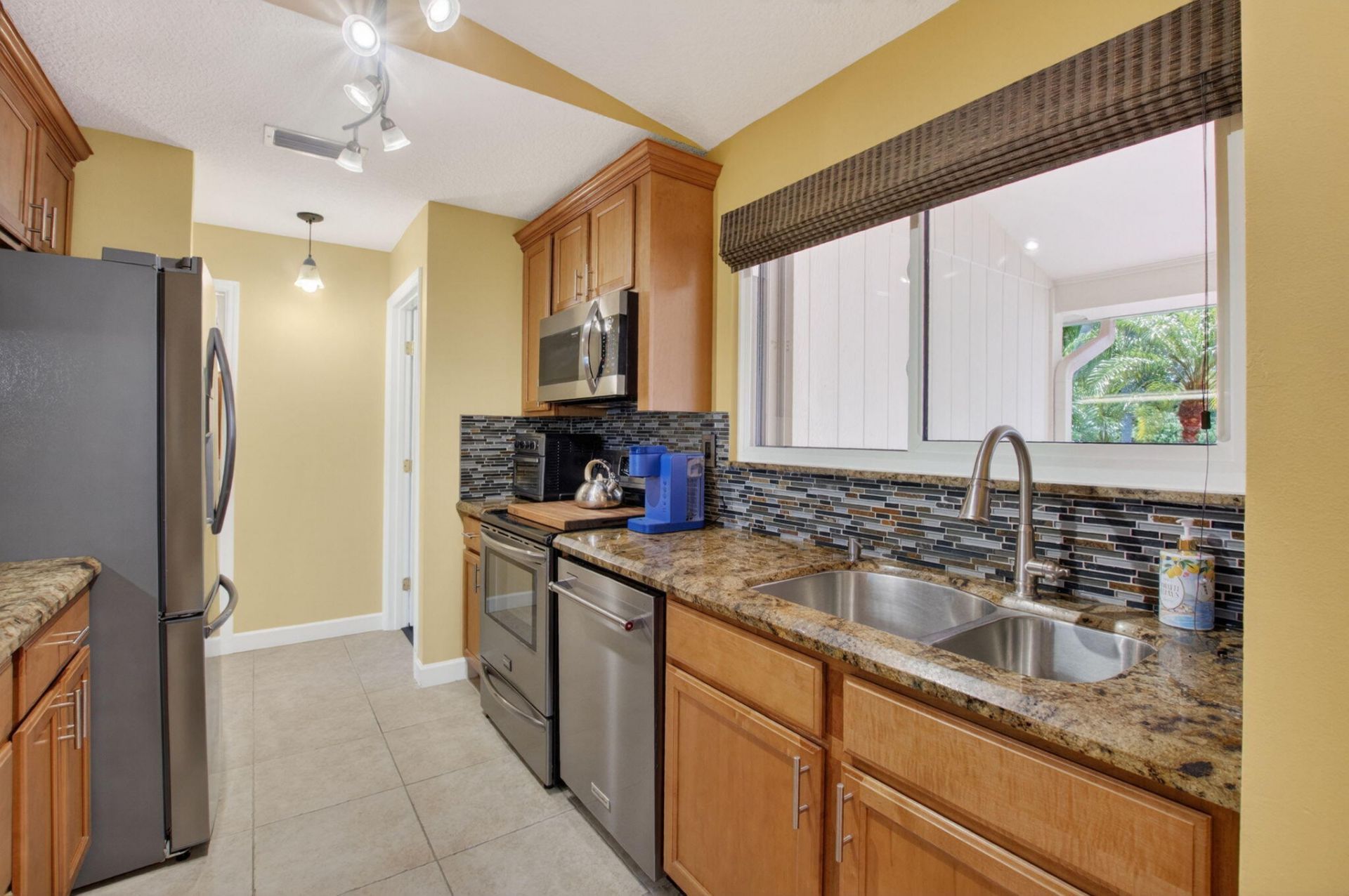 43 Mayfair Lane, Boynton Beach, FL 33426 Photo