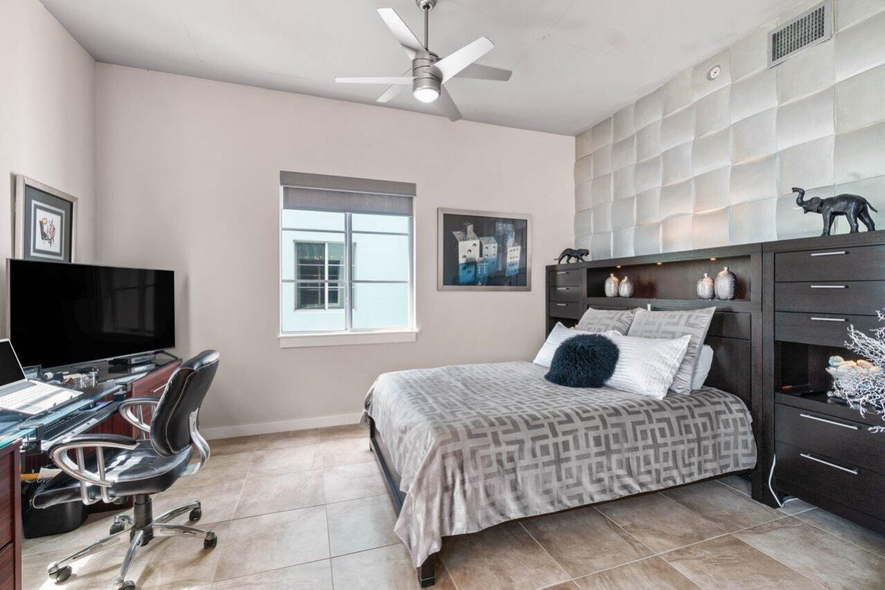 335 SE 6th Avenue, Unit 304, Delray Beach, FL 33483 Photo