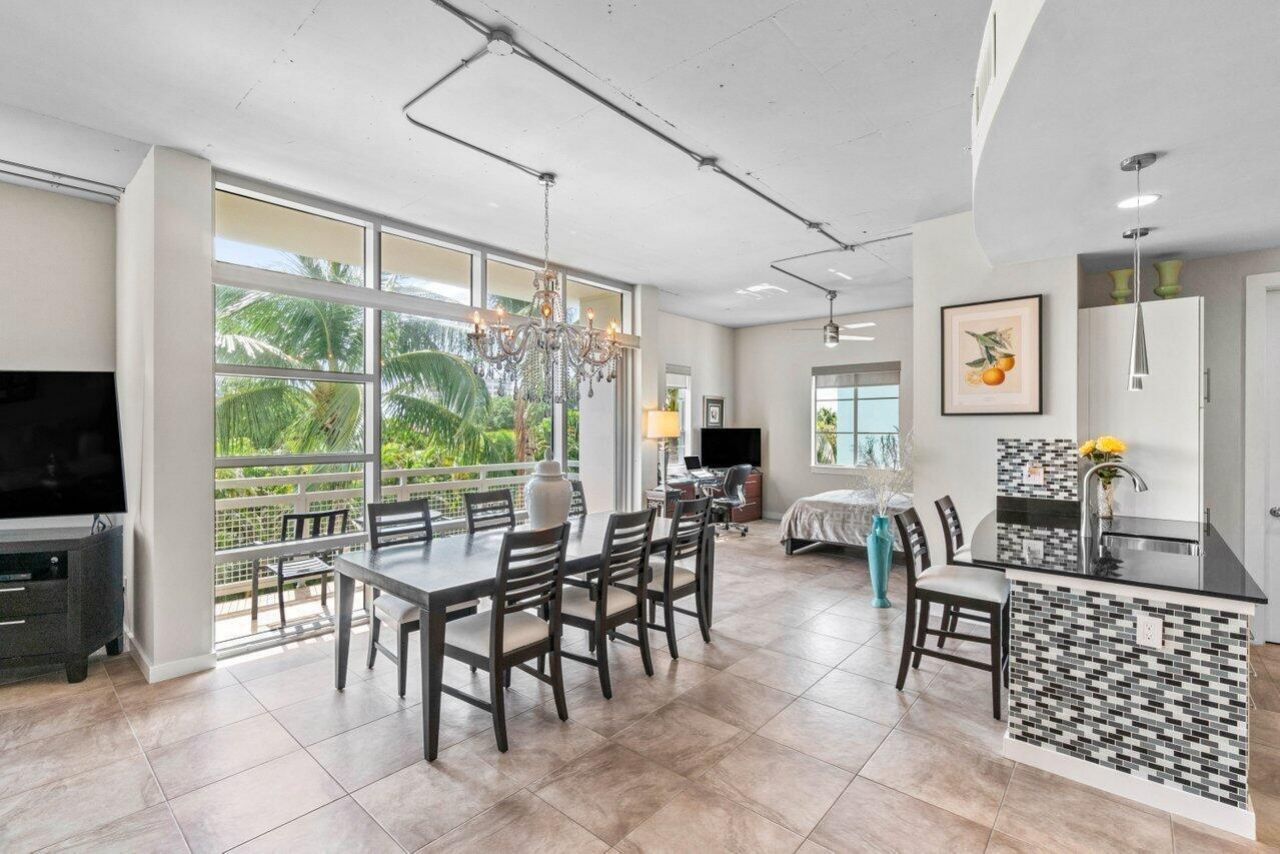 335 SE 6th Avenue, Unit 304, Delray Beach, FL 33483 Photo