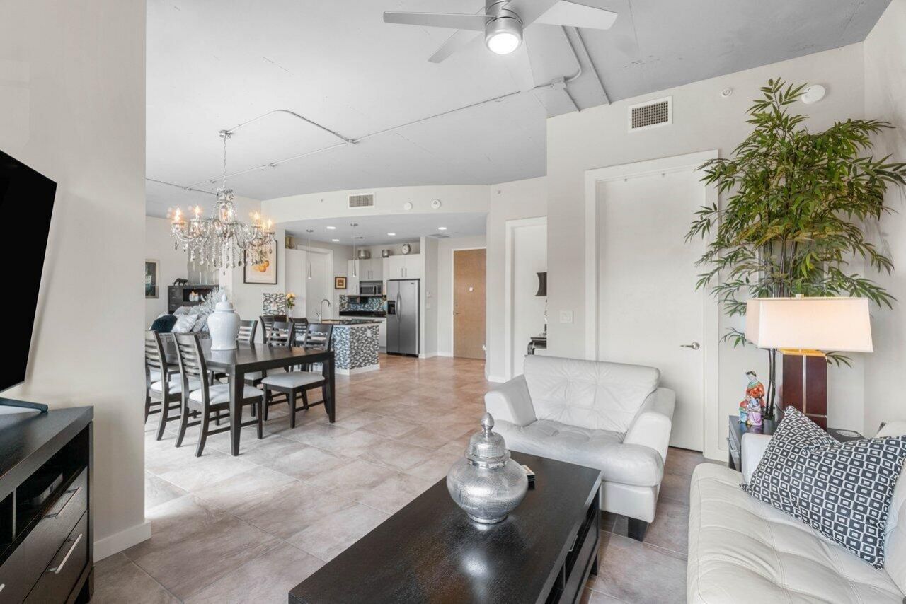 335 SE 6th Avenue, Unit 304, Delray Beach, FL 33483 Photo