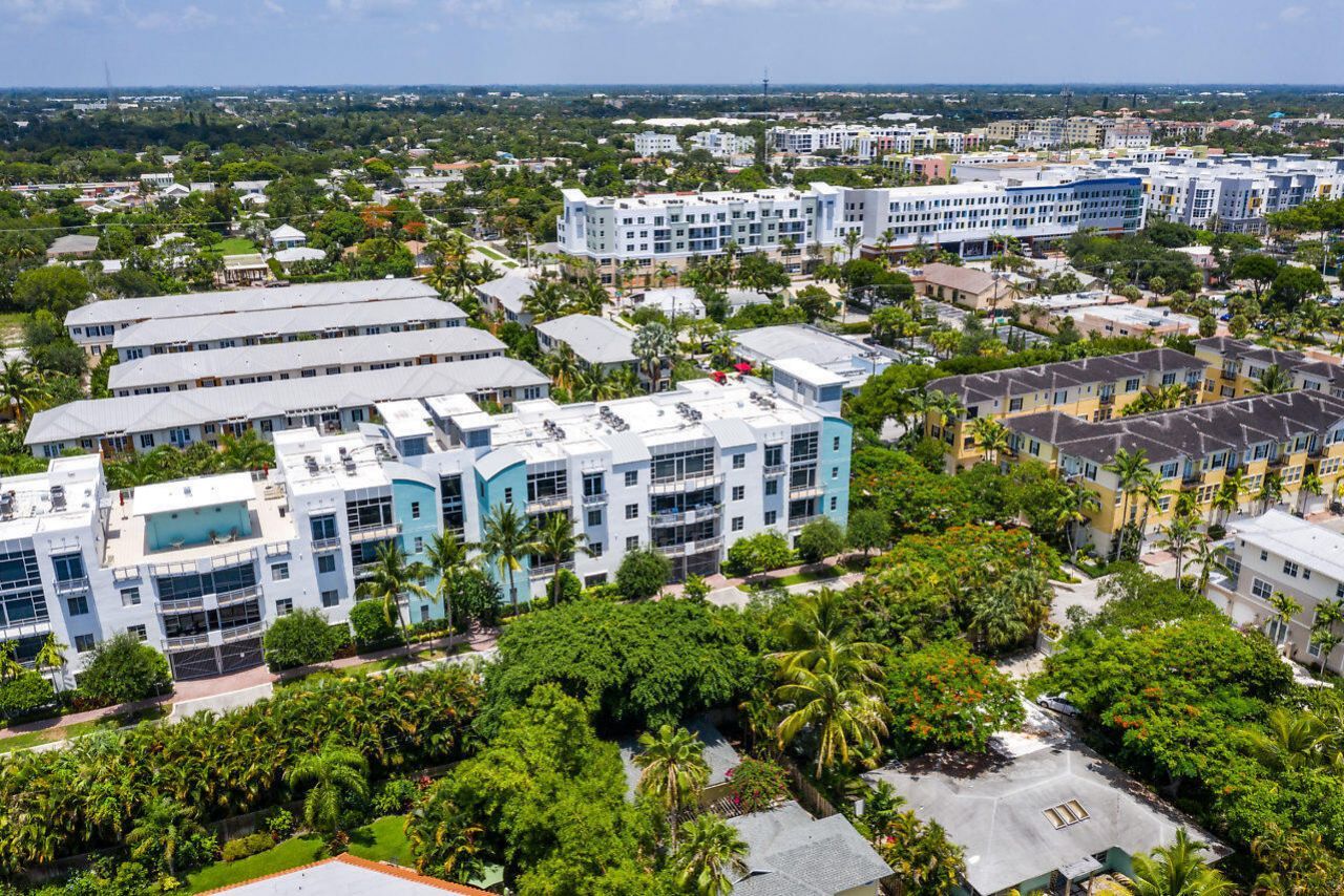 335 SE 6th Avenue, Unit 304, Delray Beach, FL 33483 Photo