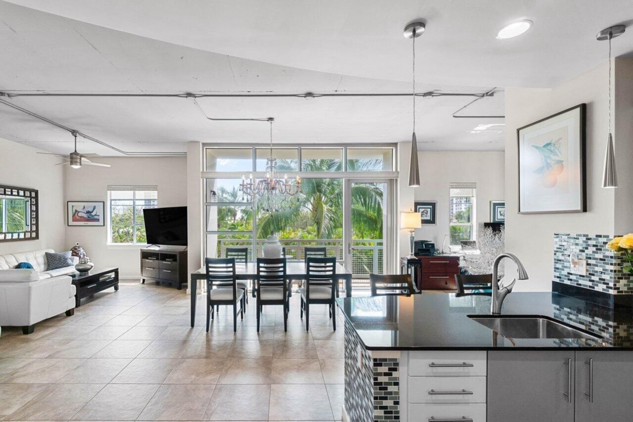 335 SE 6th Avenue, Unit 304, Delray Beach, FL 33483 Photo