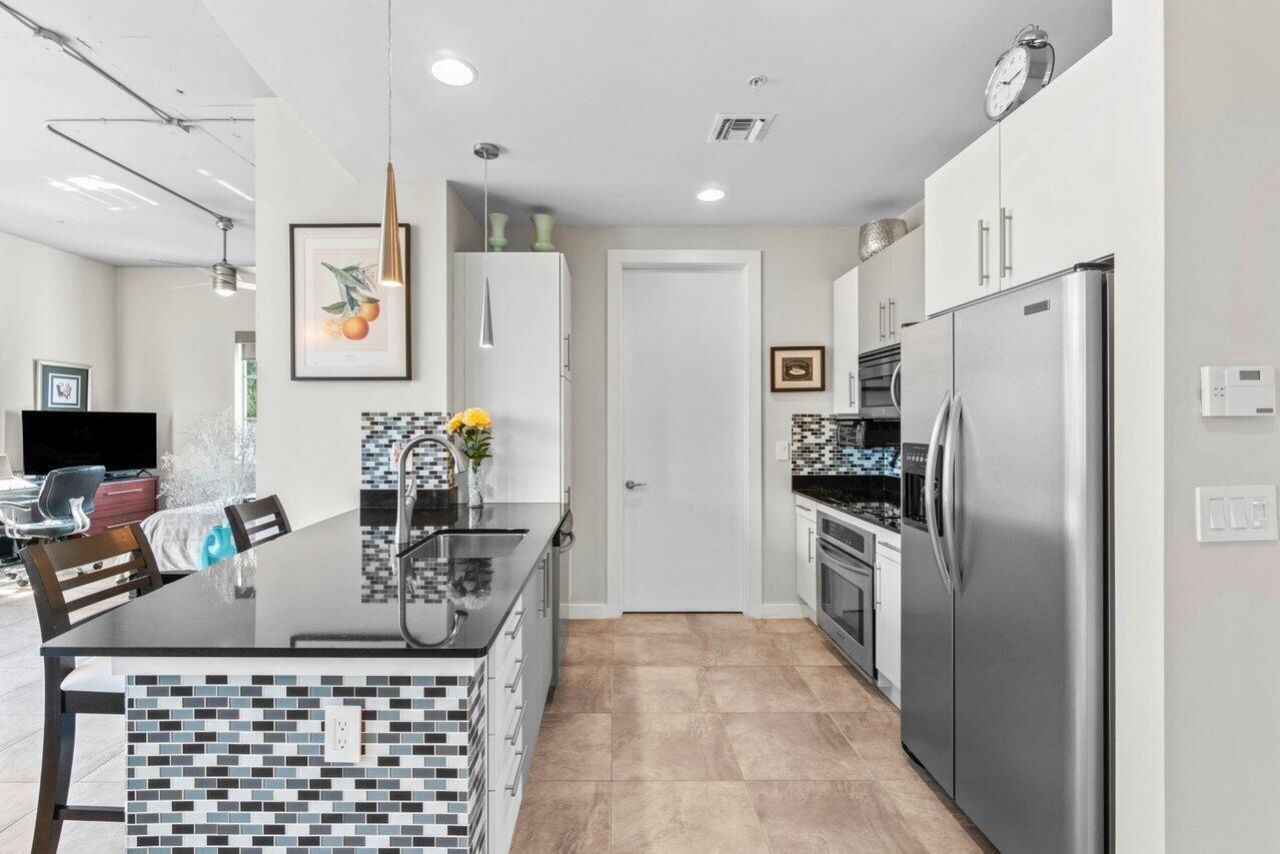 335 SE 6th Avenue, Unit 304, Delray Beach, FL 33483 Photo