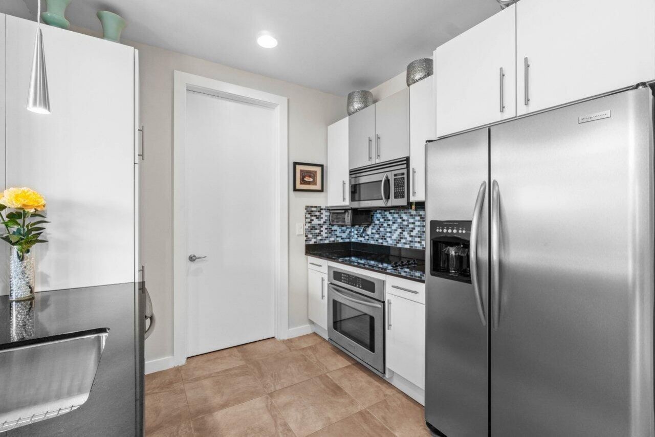 335 SE 6th Avenue, Unit 304, Delray Beach, FL 33483 Photo