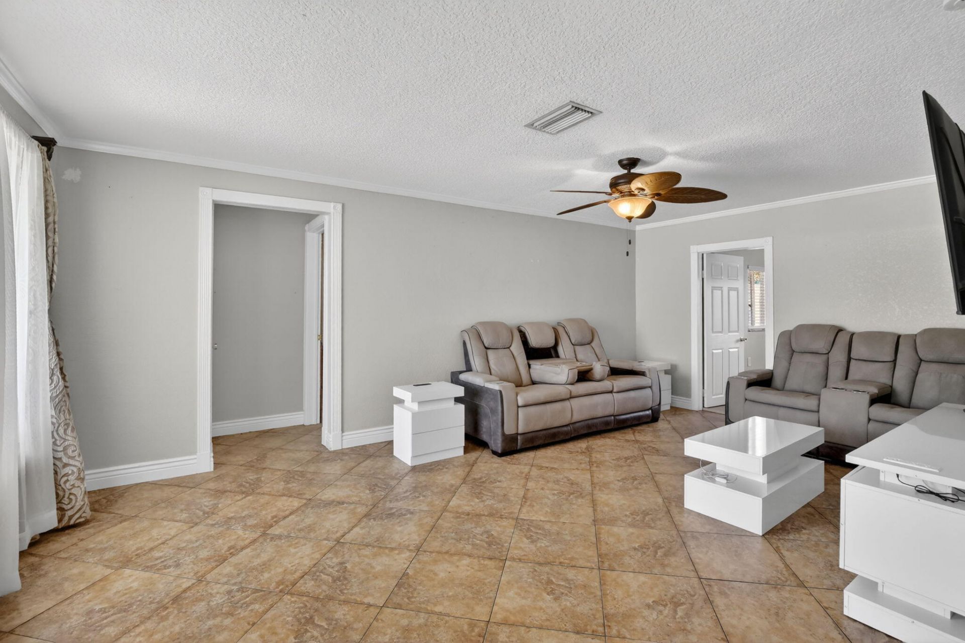 8600 NW 29th Street, Sunrise, FL 33322 Photo