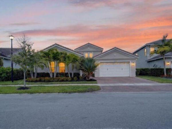 15804 Goldfinch Circle, The Acreage, FL 33470