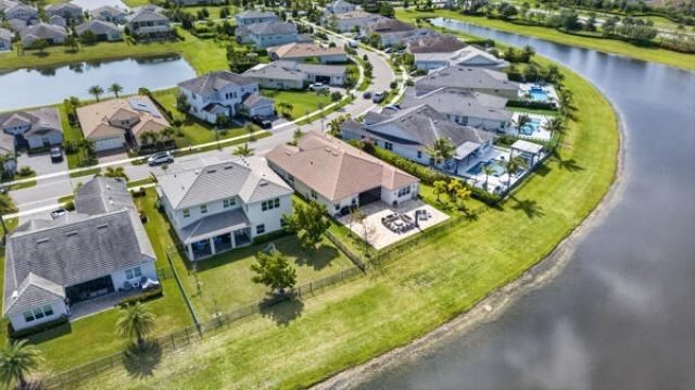 15804 Goldfinch Circle, The Acreage, FL 33470 Photo