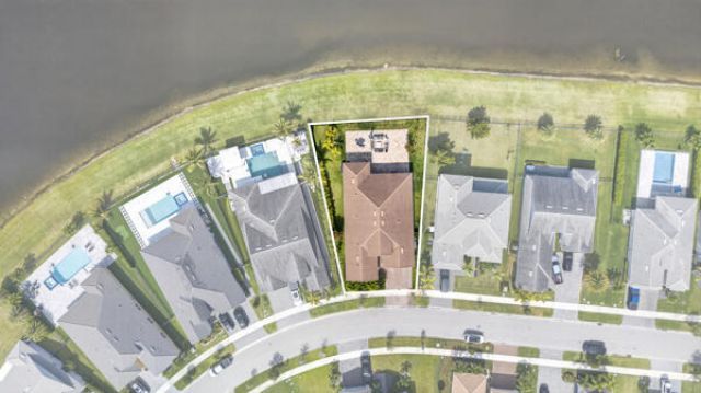 15804 Goldfinch Circle, The Acreage, FL 33470 Photo