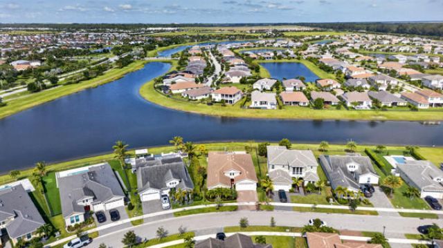 15804 Goldfinch Circle, The Acreage, FL 33470 Photo