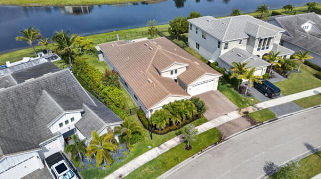 15804 Goldfinch Circle, The Acreage, FL 33470 Photo
