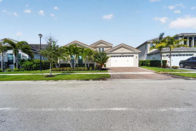 15804 Goldfinch Circle, The Acreage, FL 33470 Photo