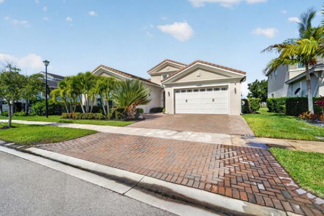 15804 Goldfinch Circle, The Acreage, FL 33470 Photo
