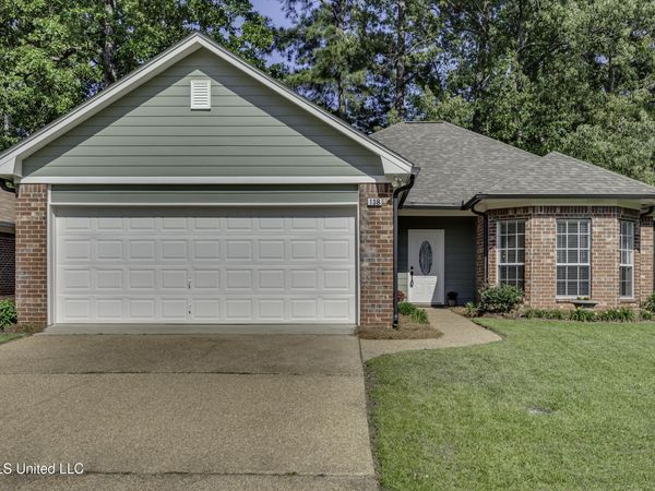 138 Chestnut Drive, Brandon, MS 39047