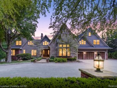 1330 Oxford Road, Bloomfield Twp, MI 48304