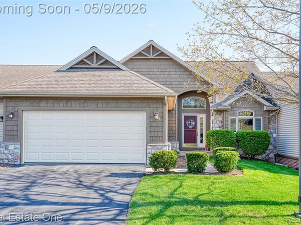 2243 Willow Tree Drive, Brighton, MI 48116